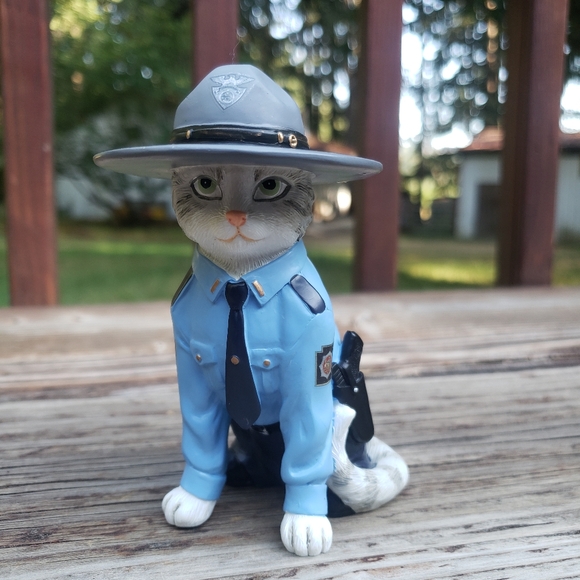 The Hamilton Collection Other - The Hamilton Collection to Purr-tect & Serve Cat Figurine - OFFICE-PURR Cat